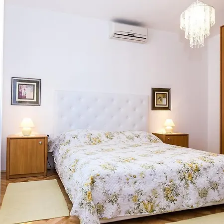 Apartament Cvita *